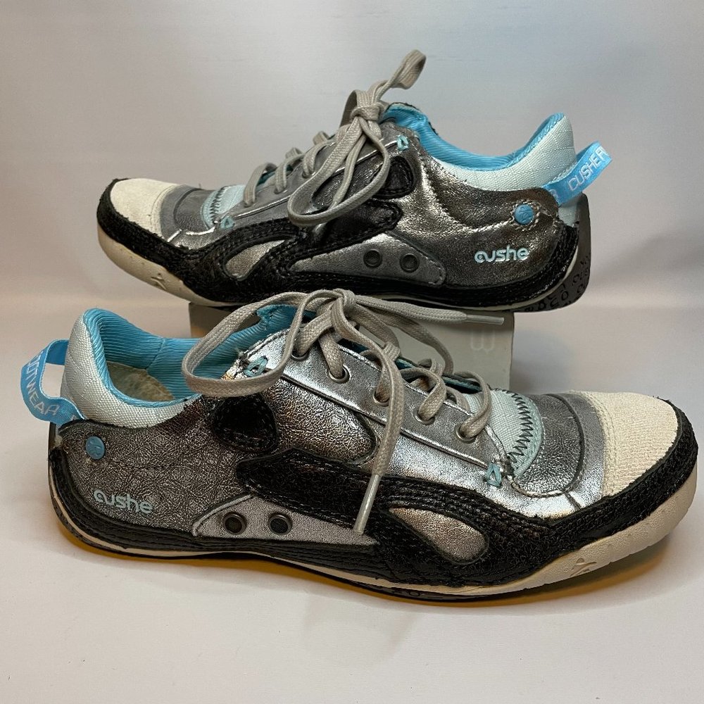 CUSHE Boutique Sneak Leather Womens Shoes Size 5